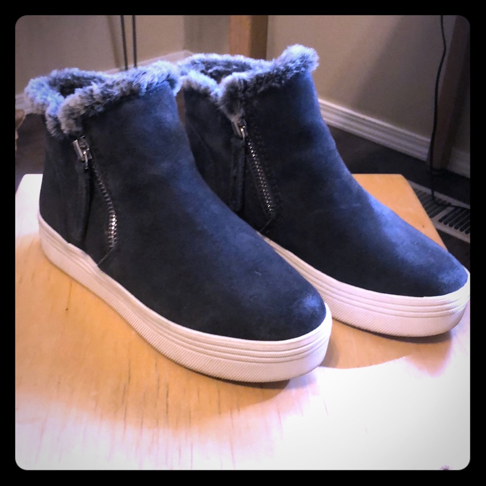 Dolce Vita Faux Fur zip booties